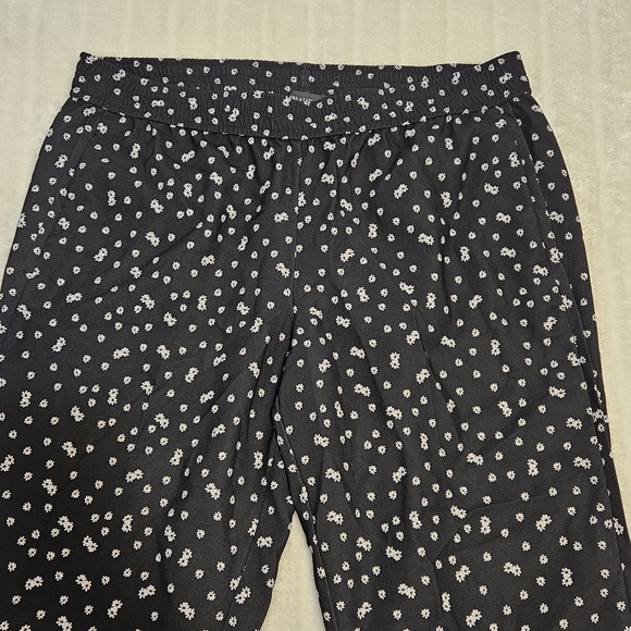 BOGO Free🦋 Lord & Taylor Floral Print Pull On Pants - Picture 3 of 16